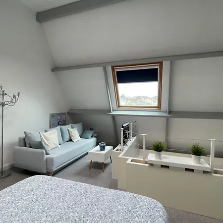 2 Near Gare De - Deauville *